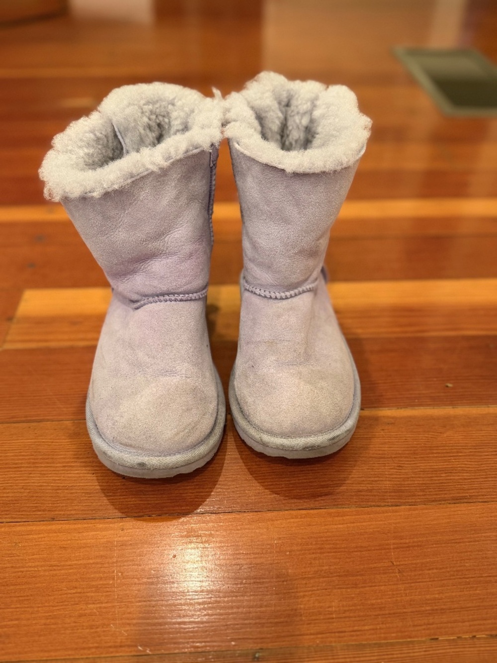 Ugg Bailey Bow Girls Boot Size 2 Lavender